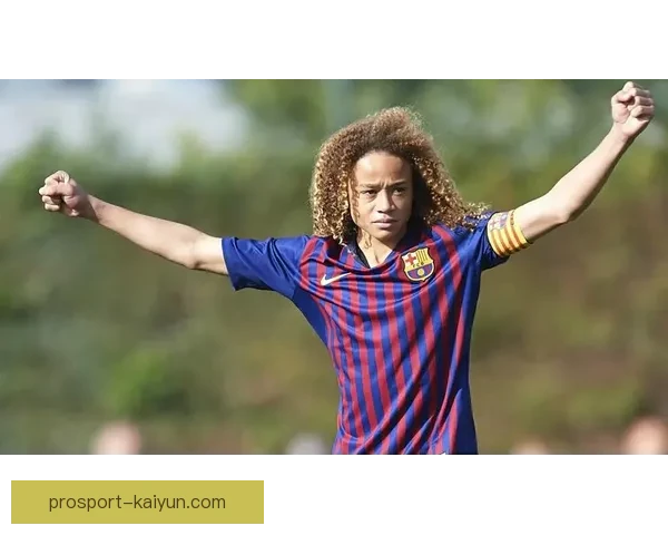 哈维·西蒙斯租借期间表现稳健，受到各方关注与期待